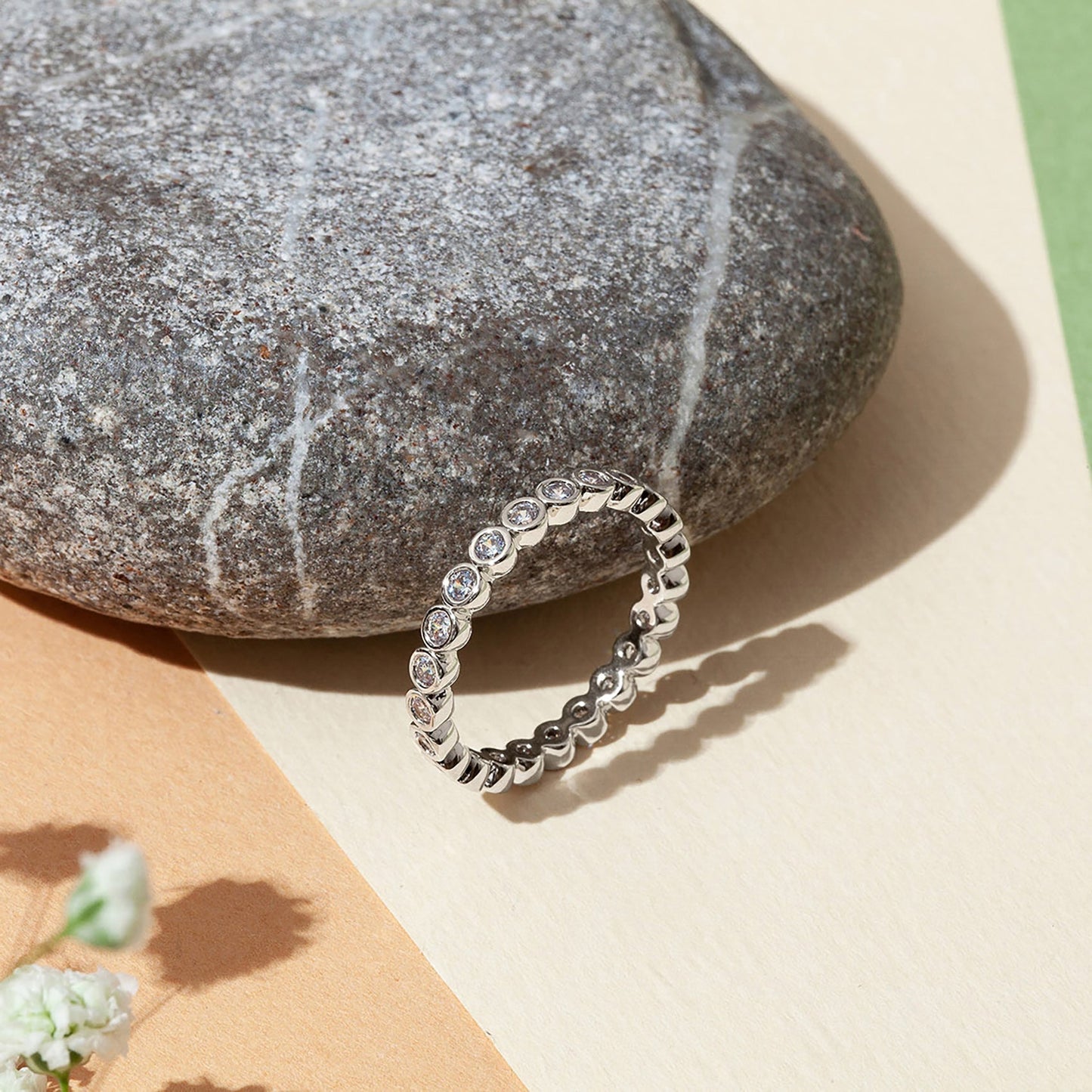 Lola Eternity Band