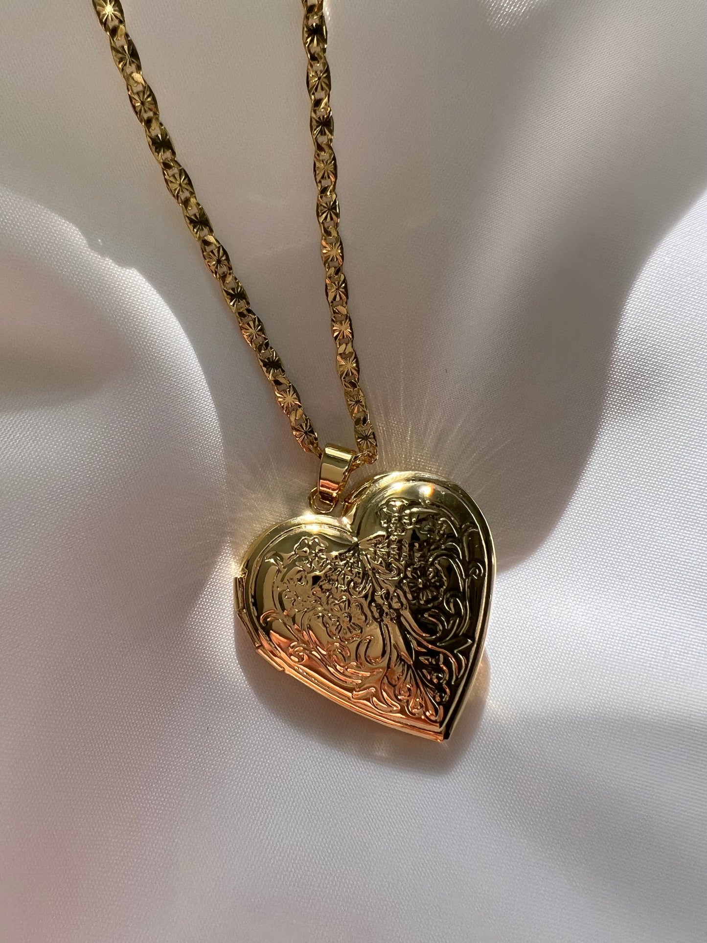 Gold Plated Photo Heart Locket Necklace