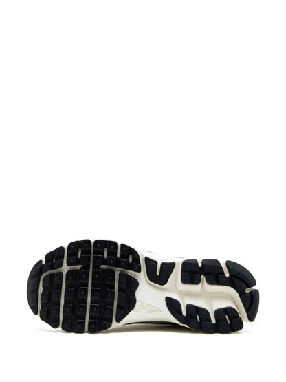Women's Zoom Vomero 5 Sneakers